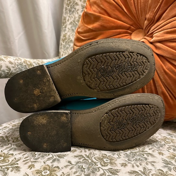 Old West Turquoise Heeled Boots - Picture 8 of 10